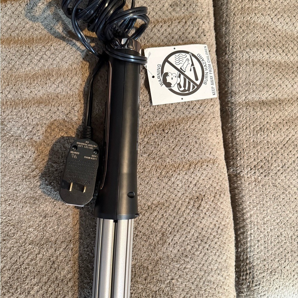 INFINITIPRO BY CONAIR Cool Air Curling Iron, Protects Against Damage - Picture 6 of 6